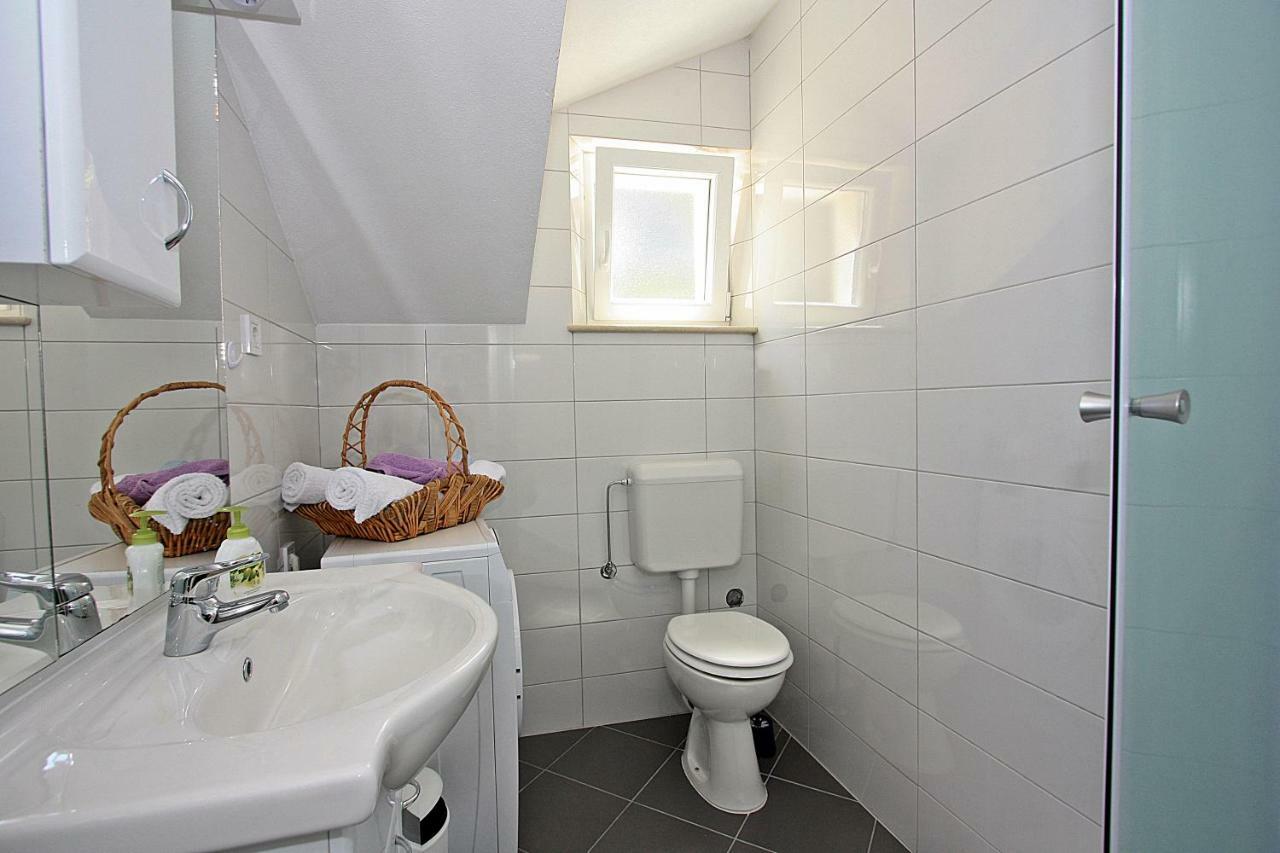 Apartmani Nila Pucisca Dış mekan fotoğraf